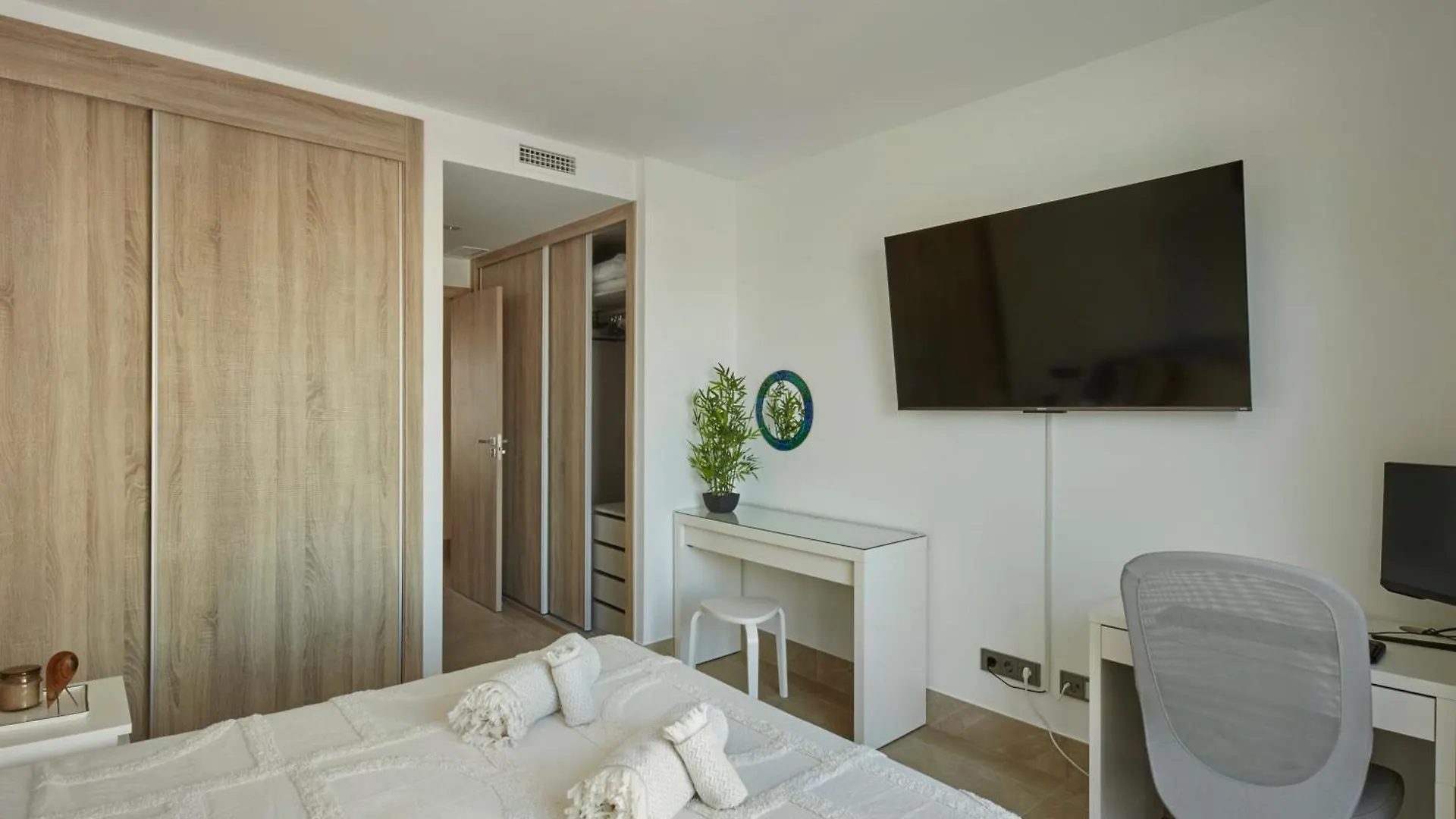 Vista Del Mar, Sunny Penthouse Apartment Bahia de Casares