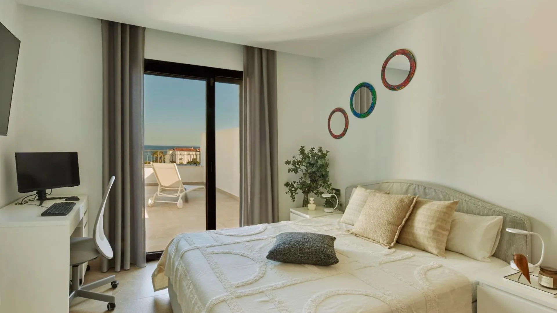 Vista Del Mar, Sunny Penthouse Apartment Bahia de Casares